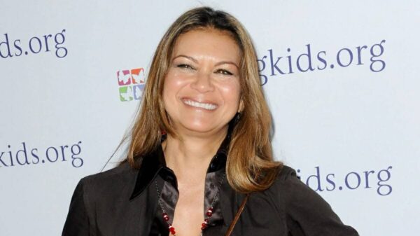 Nia Peeples spouse, kids, husband, family, age, height, net worth